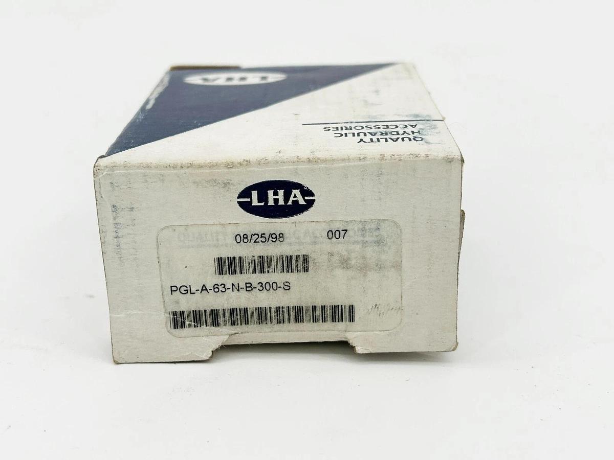 New LHA PGL-A-63-N-B-300-S Pressure Gauge 300PSI 20Bar .25"NPT Glycerin Filled
