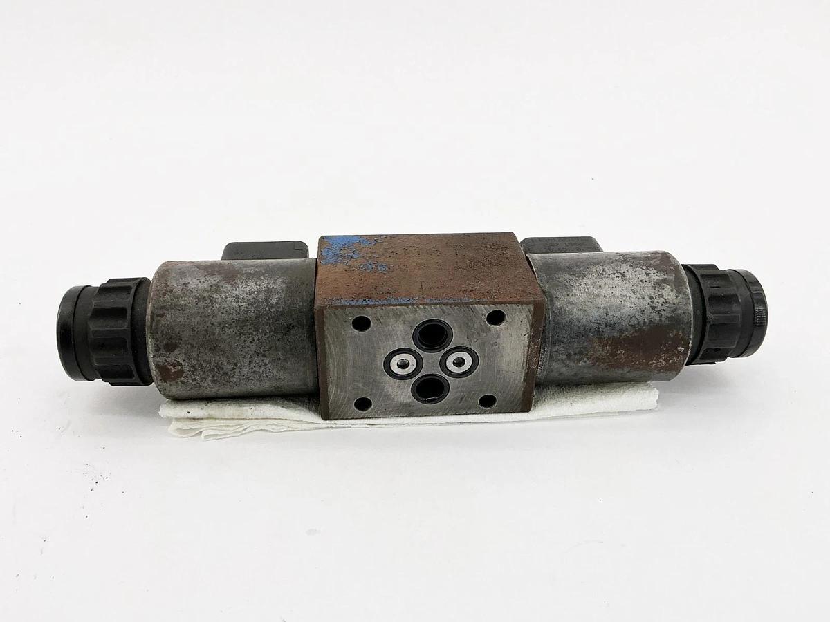 Used Rexroth 3DREP-6-C-21/25EG24N9K4/M-674 3-Way Solenoid Valve R901205987