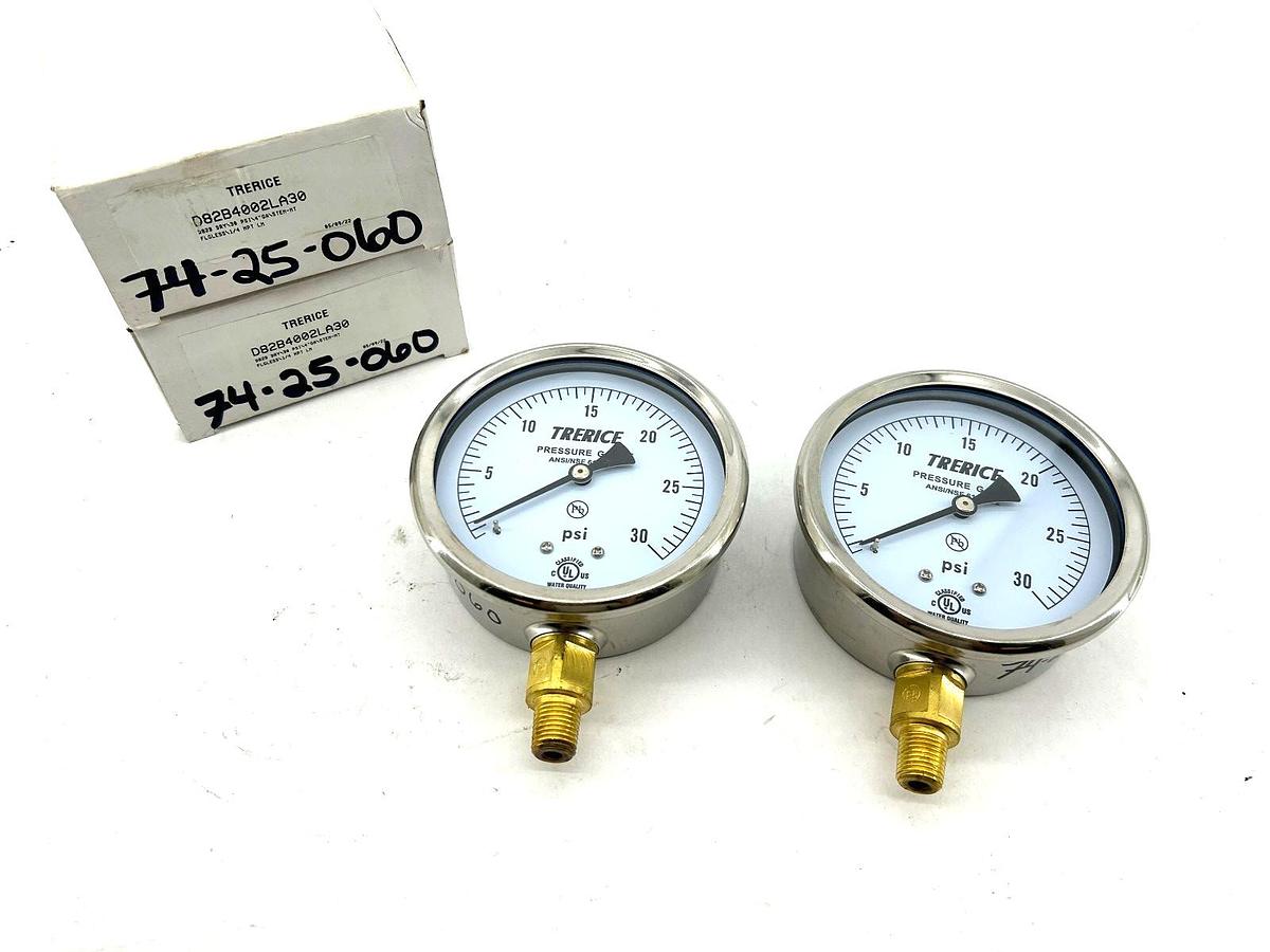 Lot of 3 New Trerice D82B4002LA30 Gauges D82B Dry 30psi 4" 1/4" NPT LMT