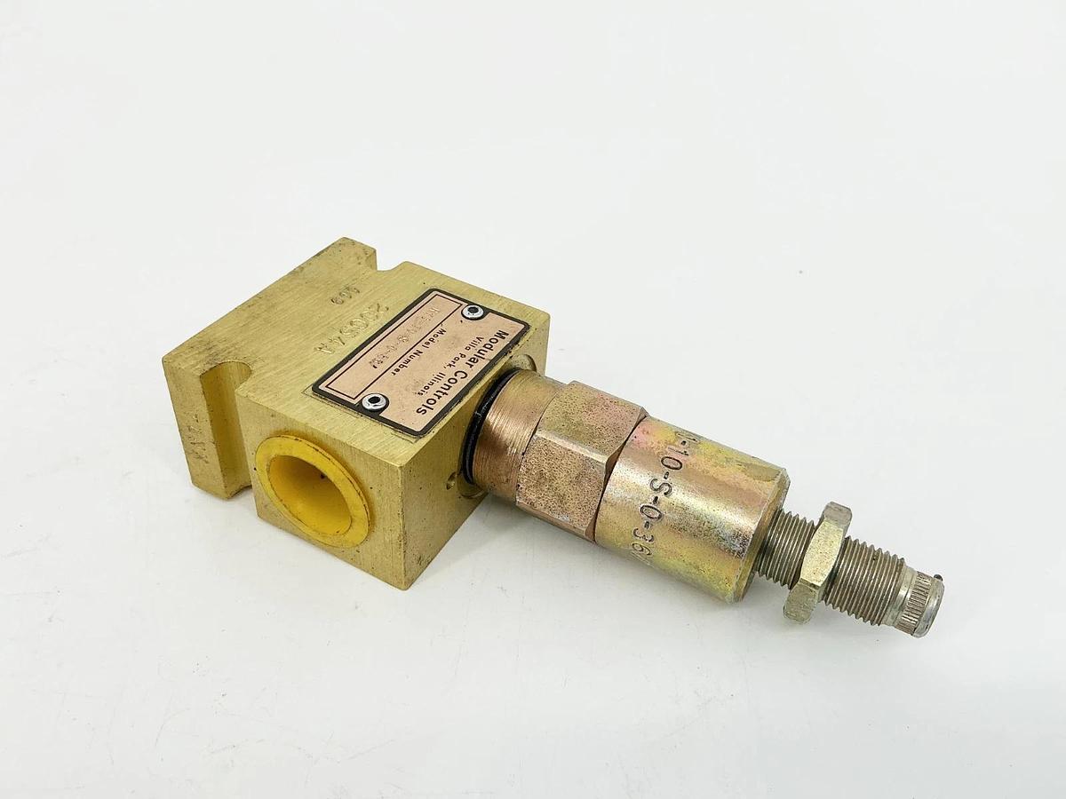 New Modular Controls RV1-10-S-0-36/ Valve W/Manifold RV1-10-S-4-3S/ - No Box