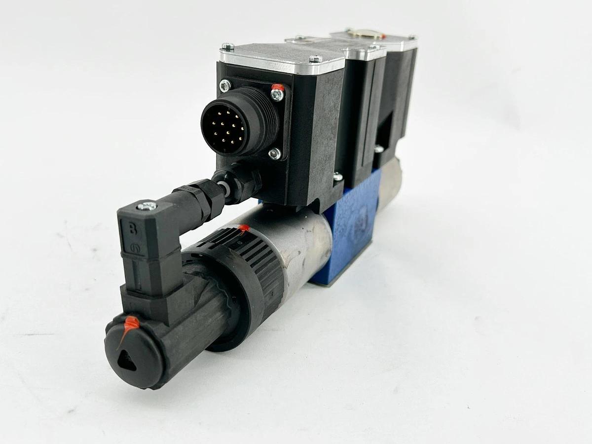 New Rexroth R900707192 Proportional Valve 4WREEM 6 E32-22/G24K34/B6V
