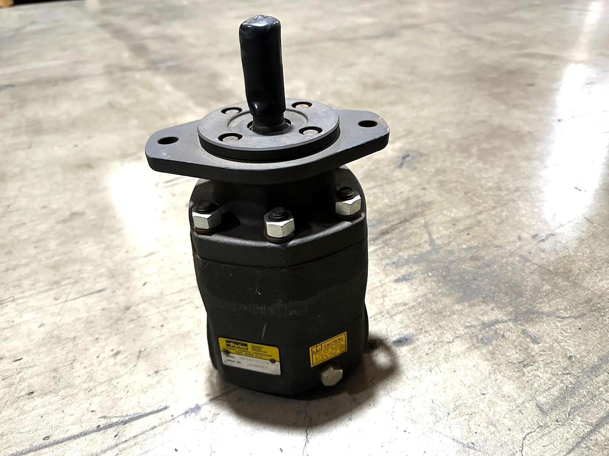 New Parker M2B50816S20NB High Speed Hydraulic Motor 1700 PSI 0.875" OD - No Box