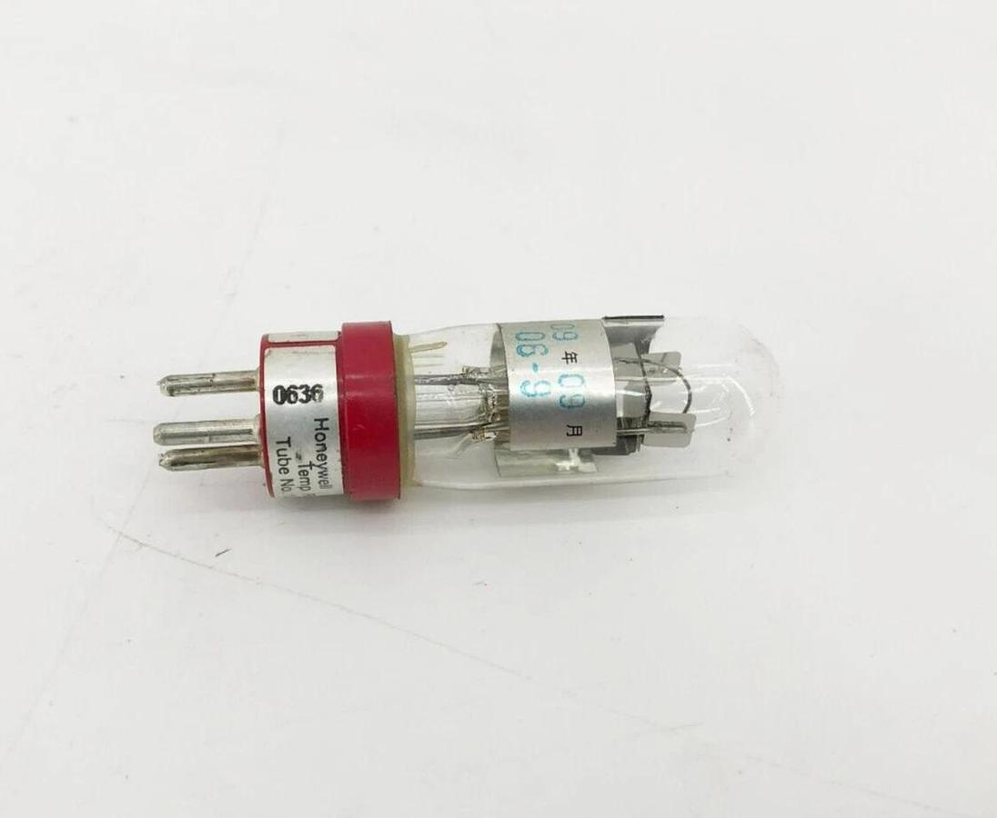 New Yamatake 129464NJ Flame Detector -40F - +250F