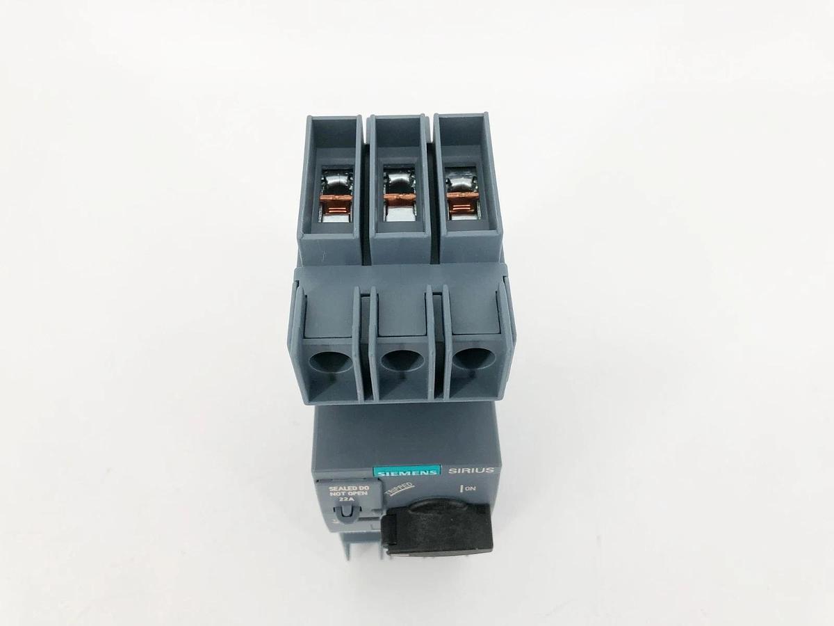 New Siemens 3RV2721-4CD10 Circuit Breaker 22A 690V