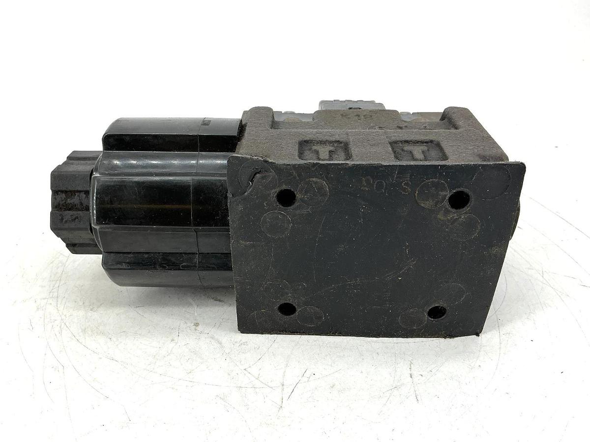 Used Nachi Hydraulics SS-G03-A3X-R-C115-E21 Directional Control Valve Wet Type 4-Way
