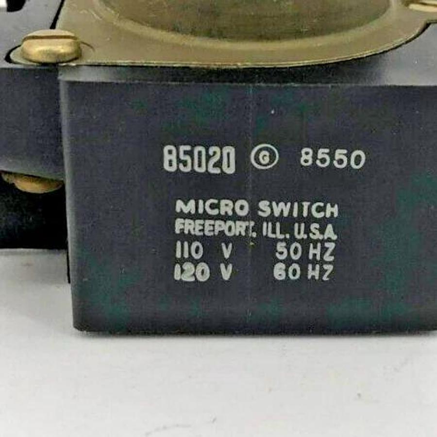 New Micro Switch PTH2211 Illuminated Pushbutton 120V