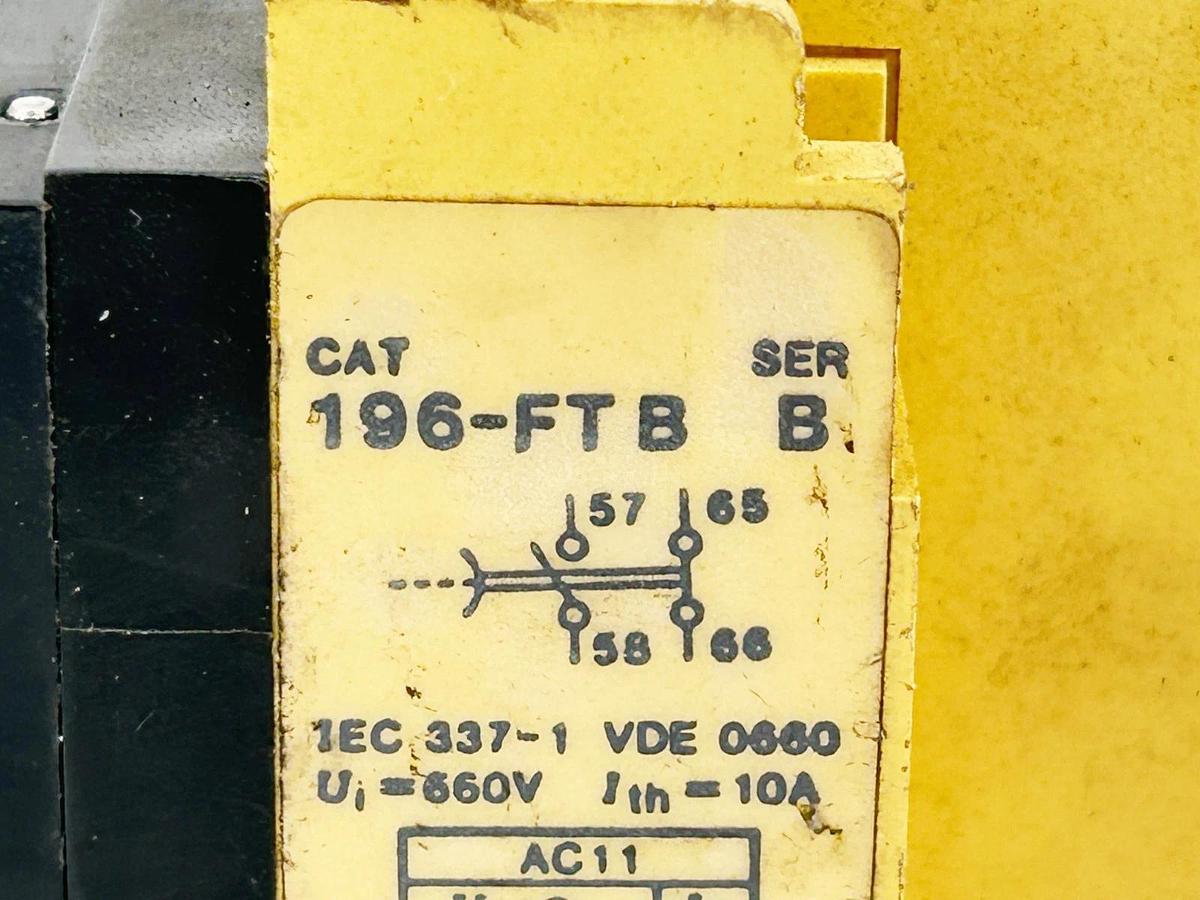 Used Allen Bradley 196-FTB Pneumatic Timer 180Sec For Contactor