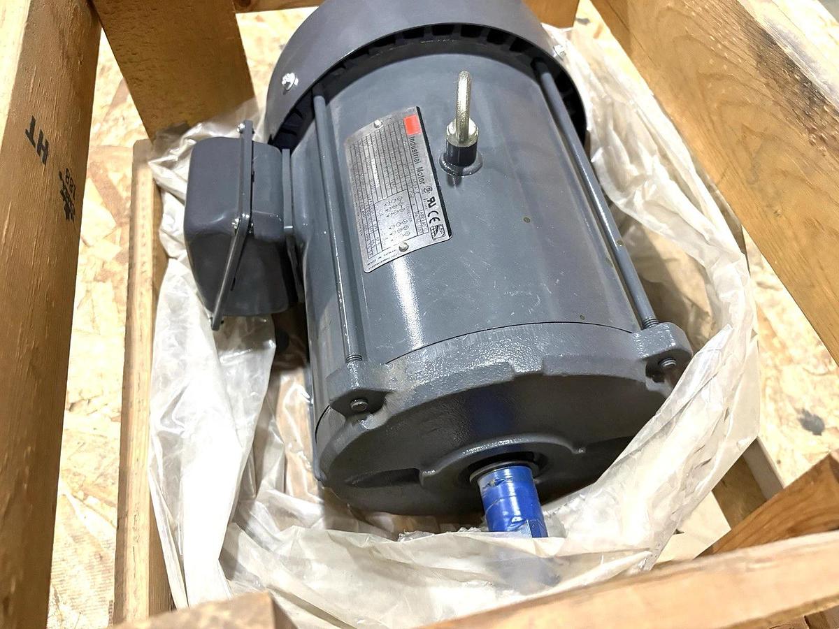 New Dayton 3KX01G 3HP TEFC Motor 208-230/460V 3PH 1740RPM 182T Frame