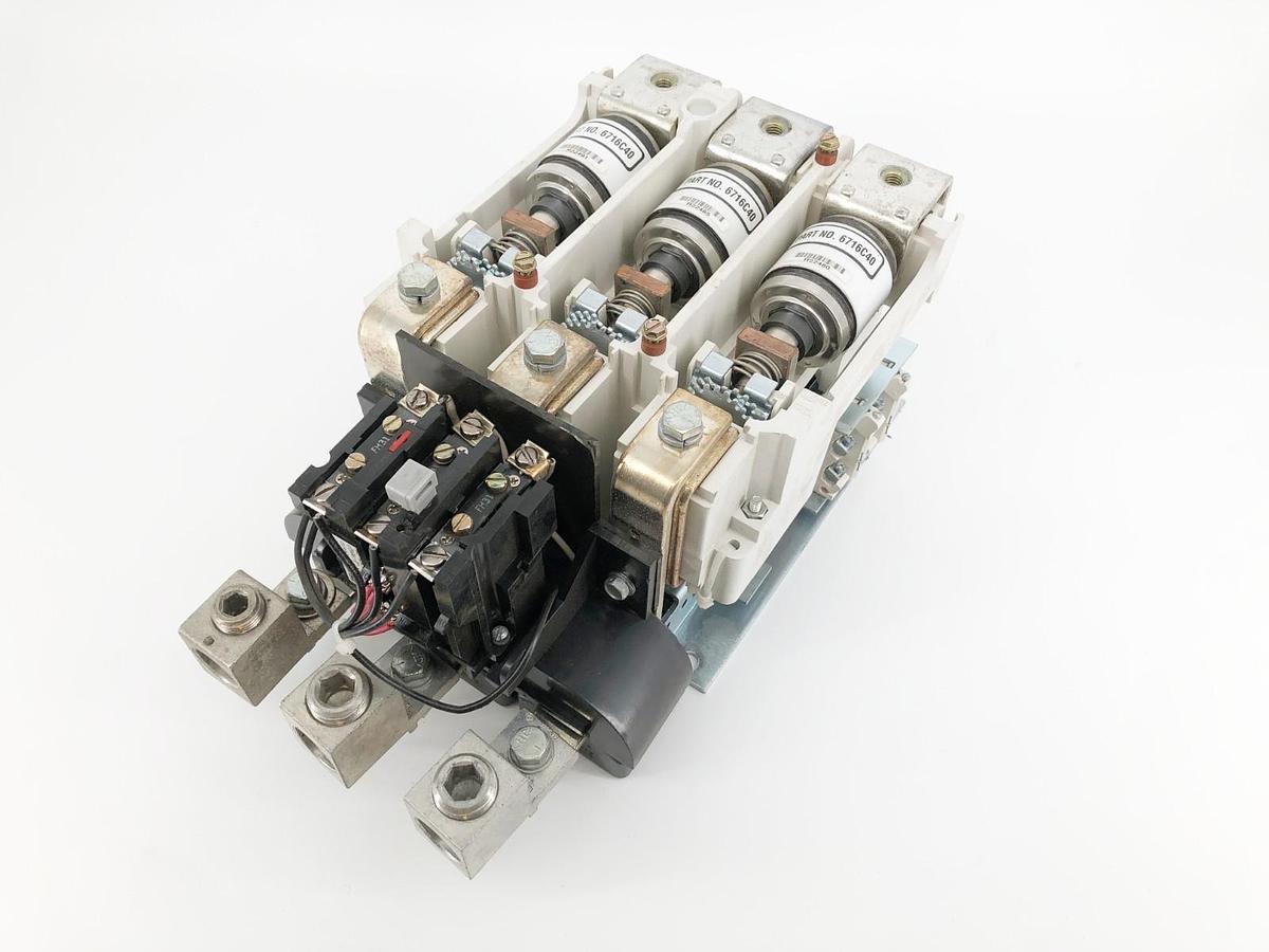 New Cutler-Hammer V200M5CJC Vacuum Starter Size 5 110/120V Coil 270A - No Box