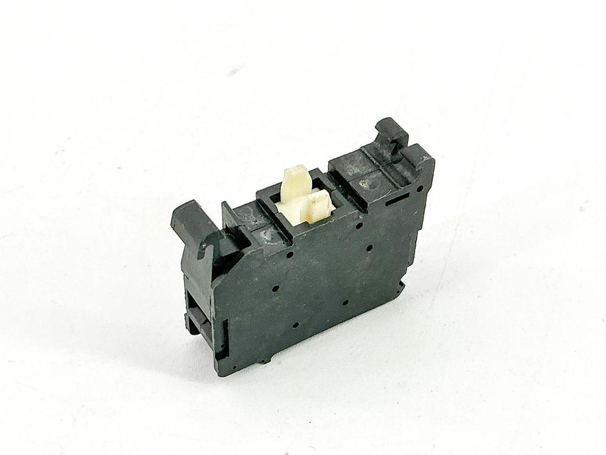 New Lot of 3 Allen Bradley 800F-X01L Contact Block 690V 4KV 10A Ser.A - No Box