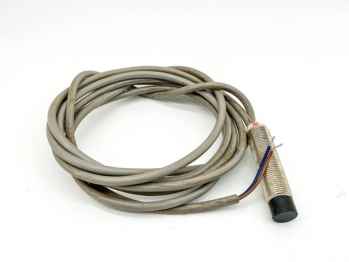 New Eaton E57-12GE08-D Inductive Proximity Sensor 10-30vdc 200Ma 2-Wire - No Box