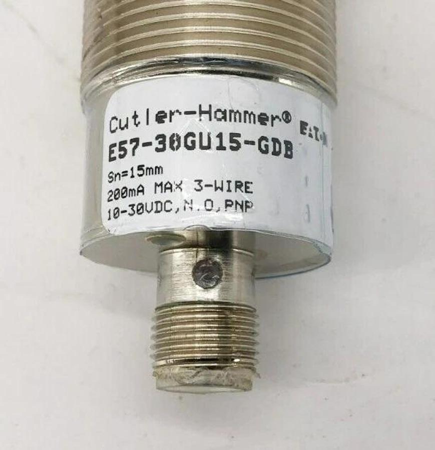 New Eaton E57-30GU15-GDB Proximity Sensor 15mm Range 10-30VDC - No Hardware