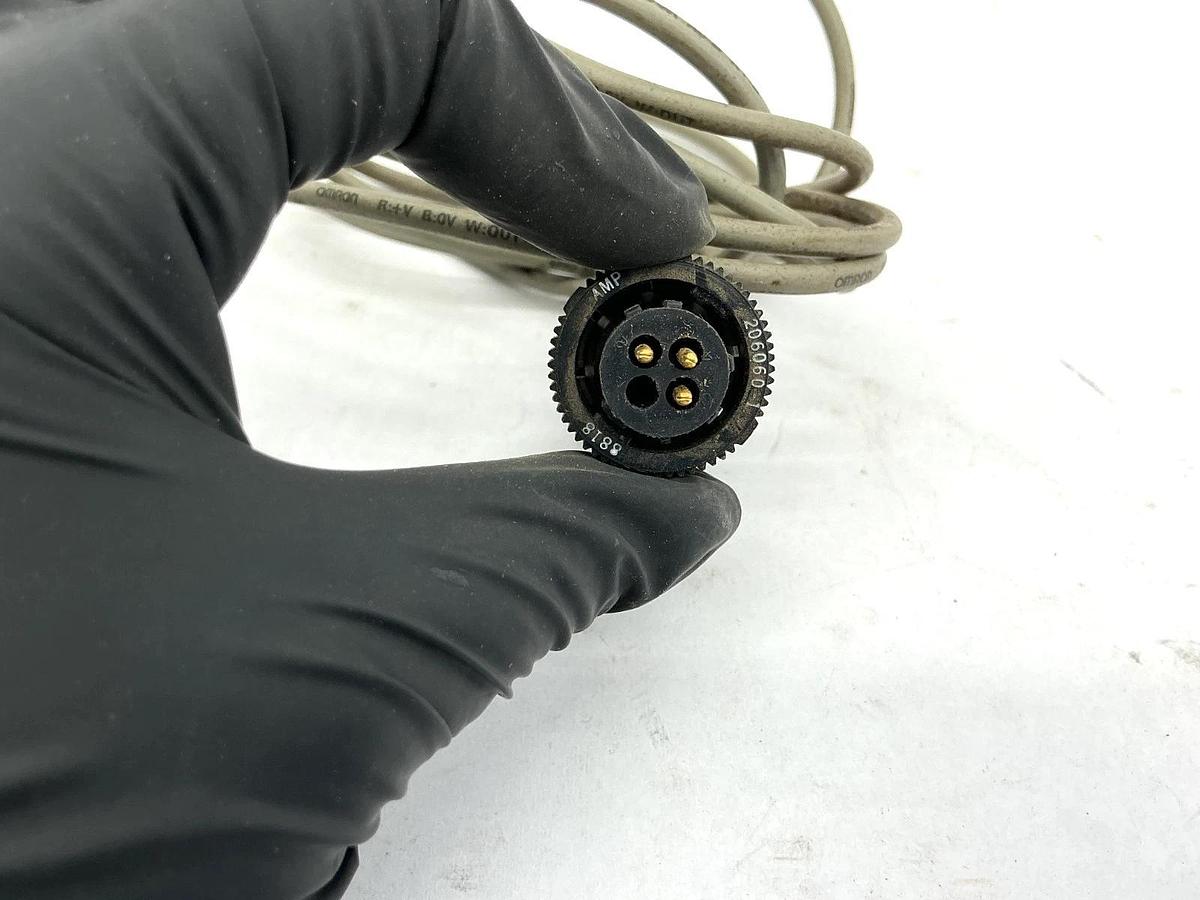 Used Omron E3HF-DS5E2 Photoelectric Sensor Switch 12/24VDC