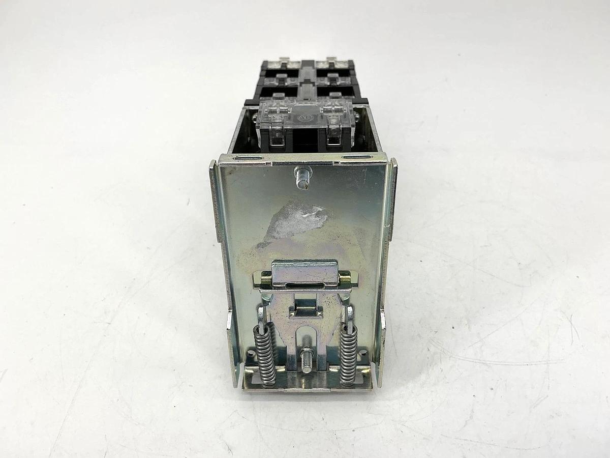 New Allen Bradley 700S-DCPK1020DZ24 Ser E Master Safety Control Relay 24V No Box