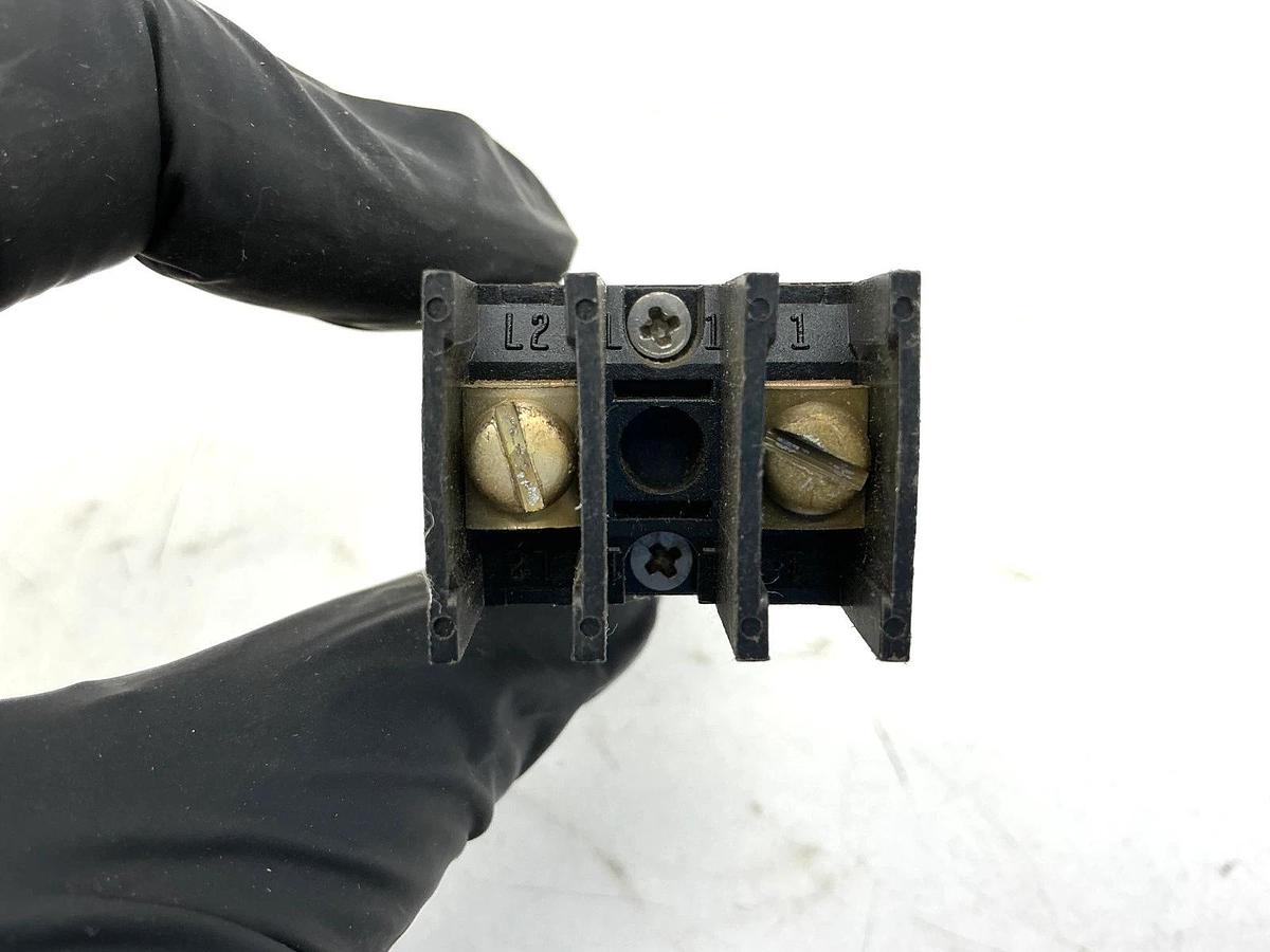 Used Cutler-Hammer E29-NM Ser A1 Oiltight Indicating Light Red 120VAC/VDC E29NM