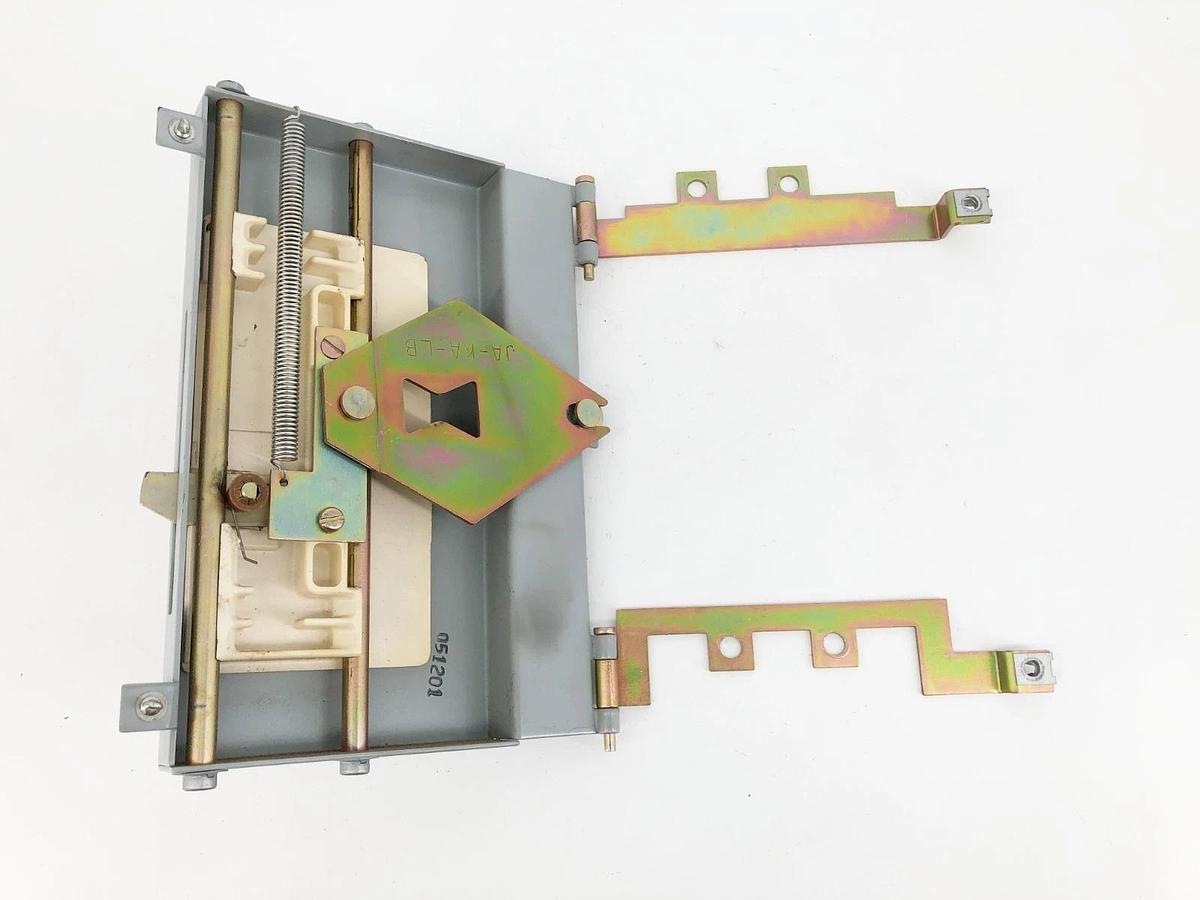 Used Cutler-Hammer 5076A79G10 Circuit Breaker Handle Operator