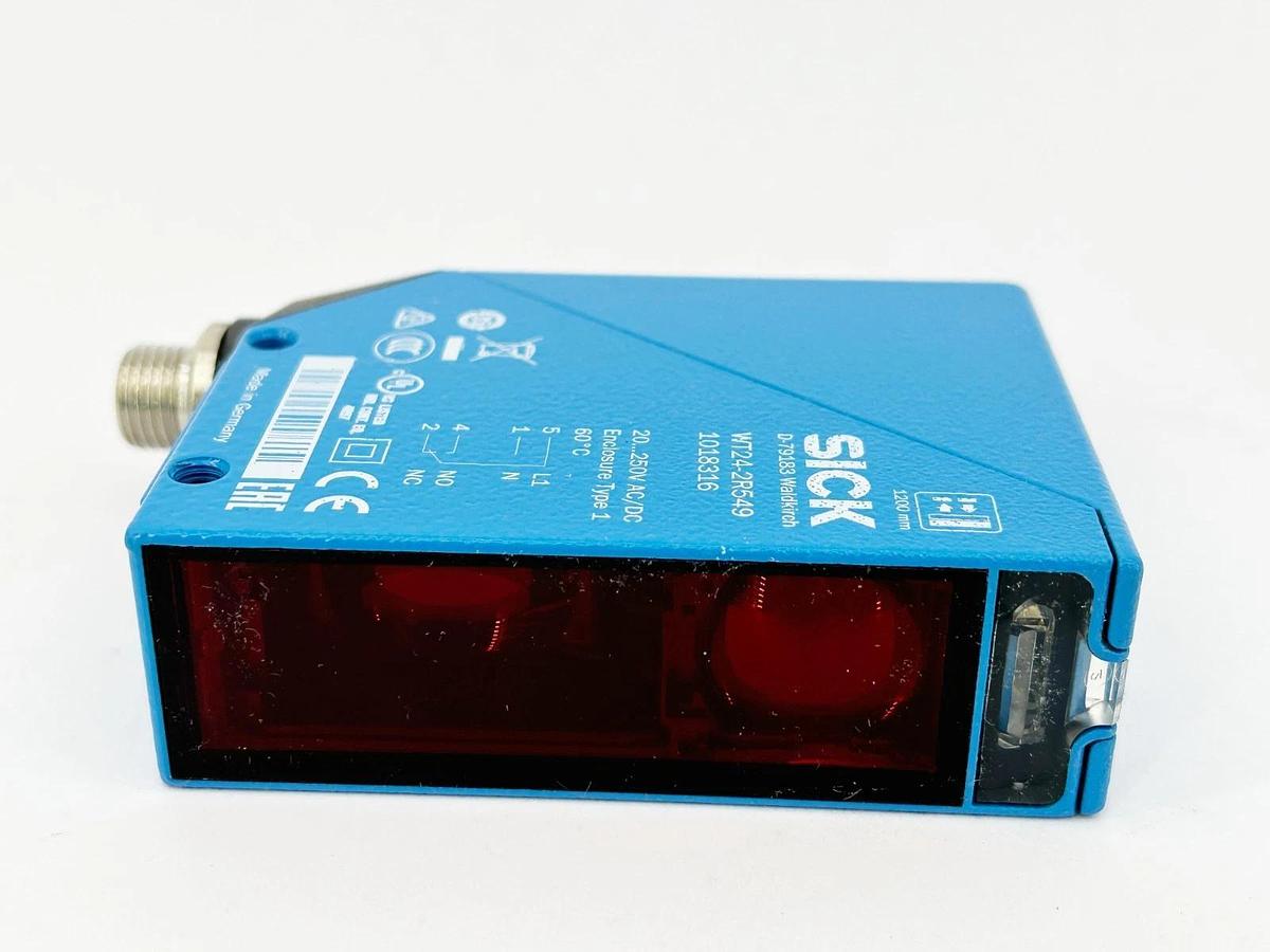 New Sick WT24-2R549 Proximity Photoelectric Sensor 250V 2VA 2.5A IP67 1018316