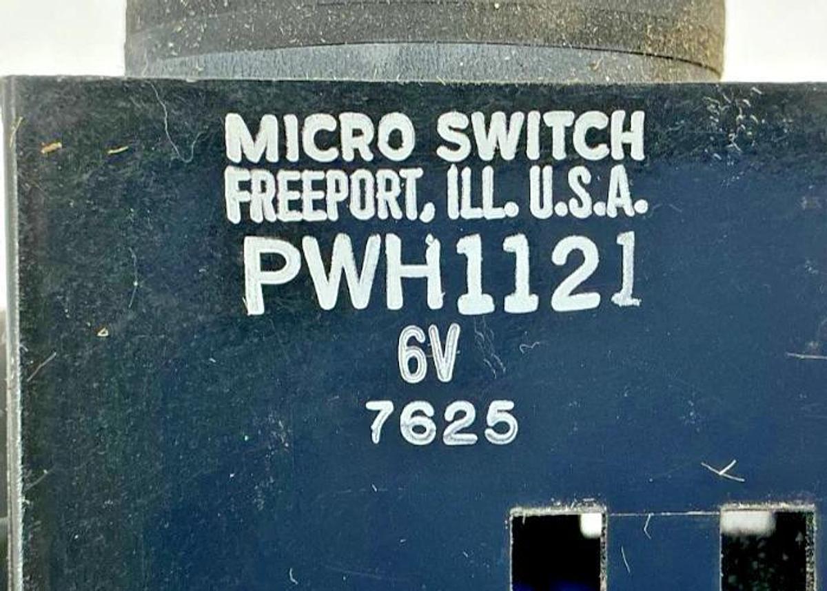 New Honeywell PWH1121 Micro Switch Illuminated Pushbutton 6V - No Box