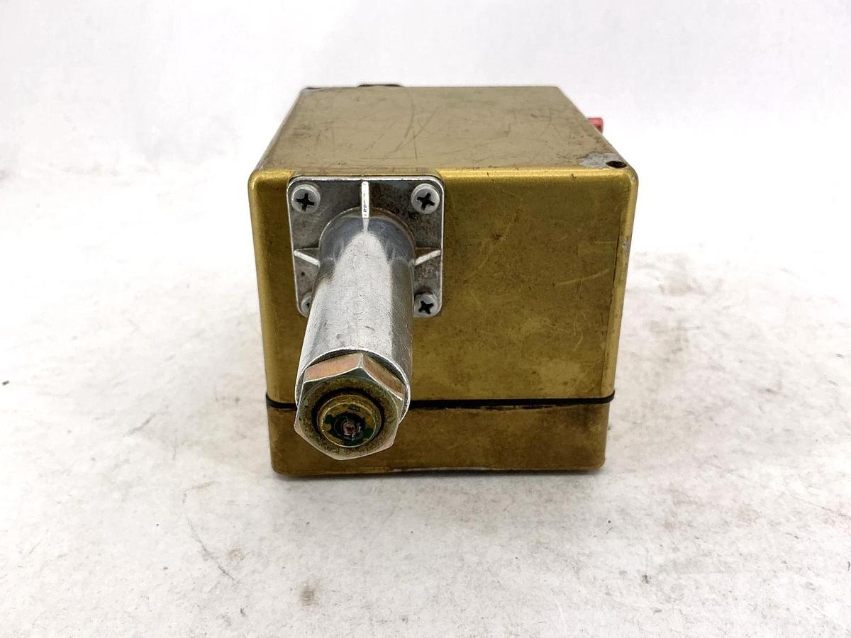 Used Barksdale T2H-H251-A-RD-R5 Gold Line Temp Switch -100+200F / -73+121C