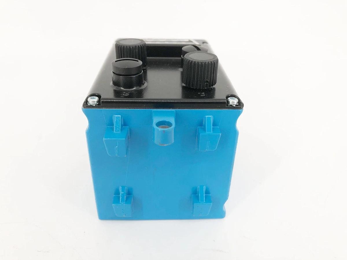 New SICK DL100-21AA2110 Distance Sensor 18-30VDC 100mA 1066427 - No Box