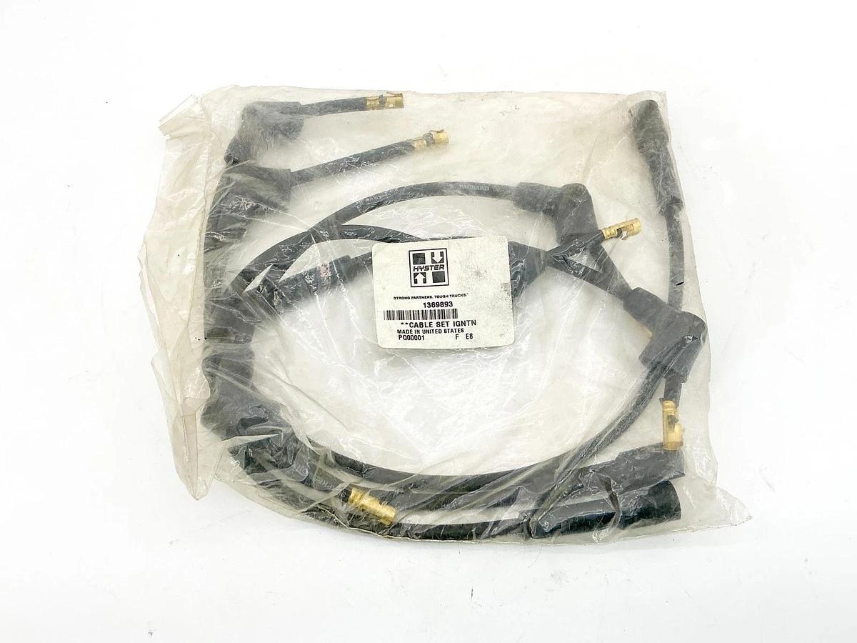 New Lot of 2 Hyster 1369893 Ignition Cable Set