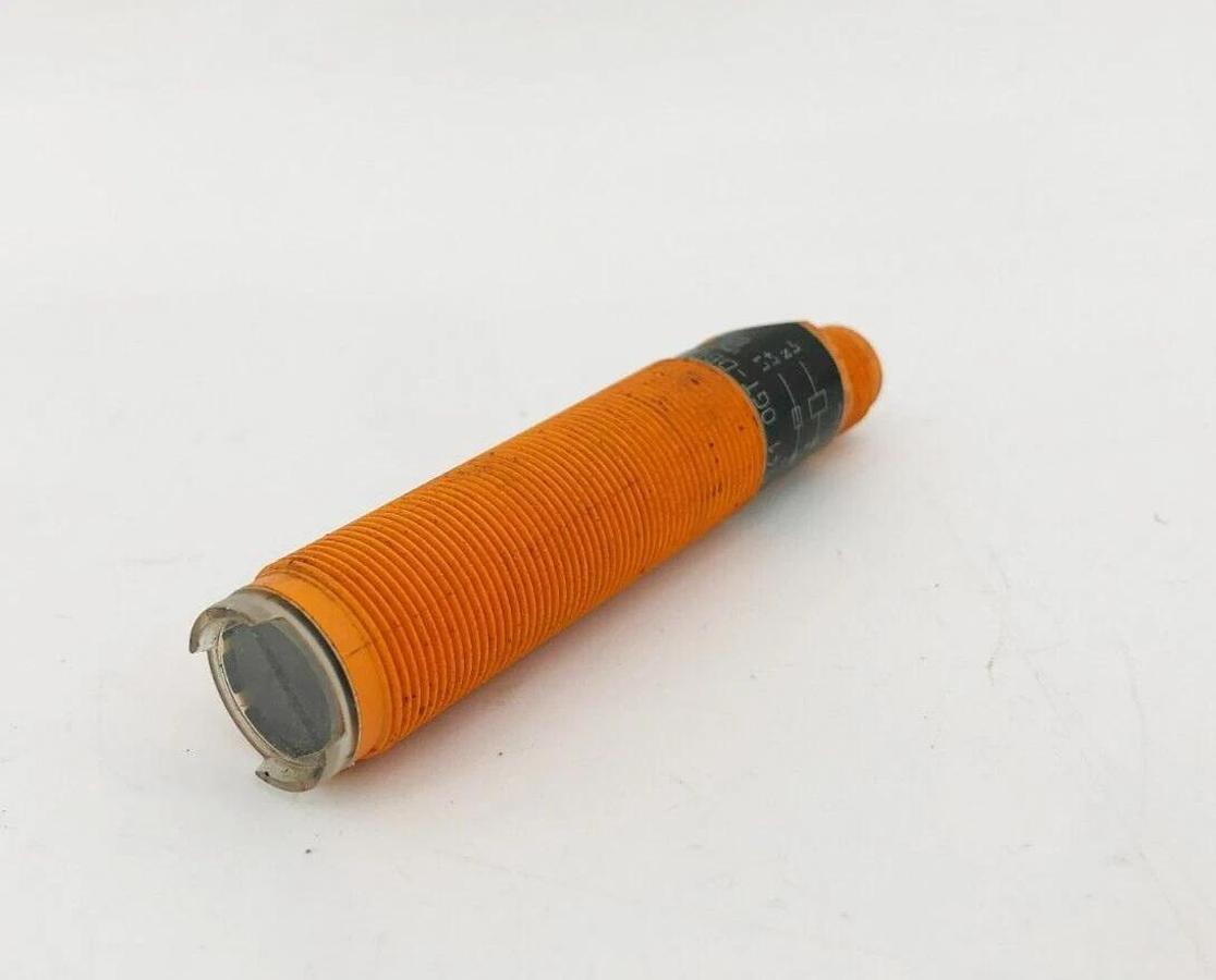 Used IFM Efector OG0041 Diffuse Reflective Sensor 18mm Dia. 600mm Range