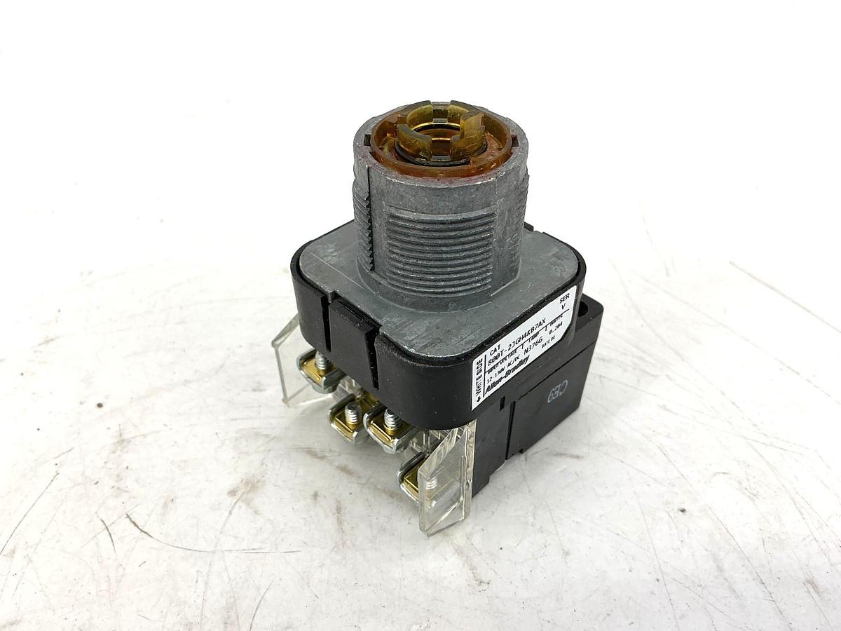 New Allen Bradley 800T-2JGH4KB7AX Ser V Selector Switch Green LED No Cap -No Box