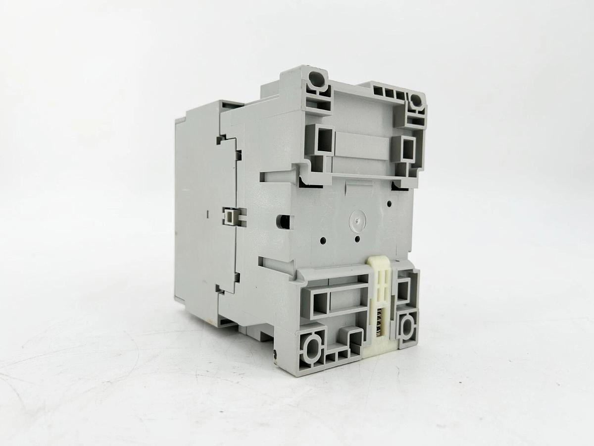 New Allen Bradley 100-C85DJ00 Ser A IEC Contactor 24VDC Coil