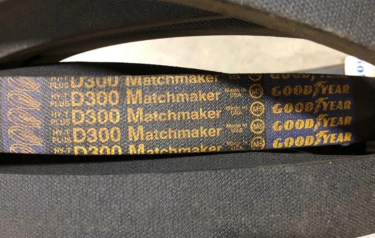 New Goodyear D300 V-Belt - No Box