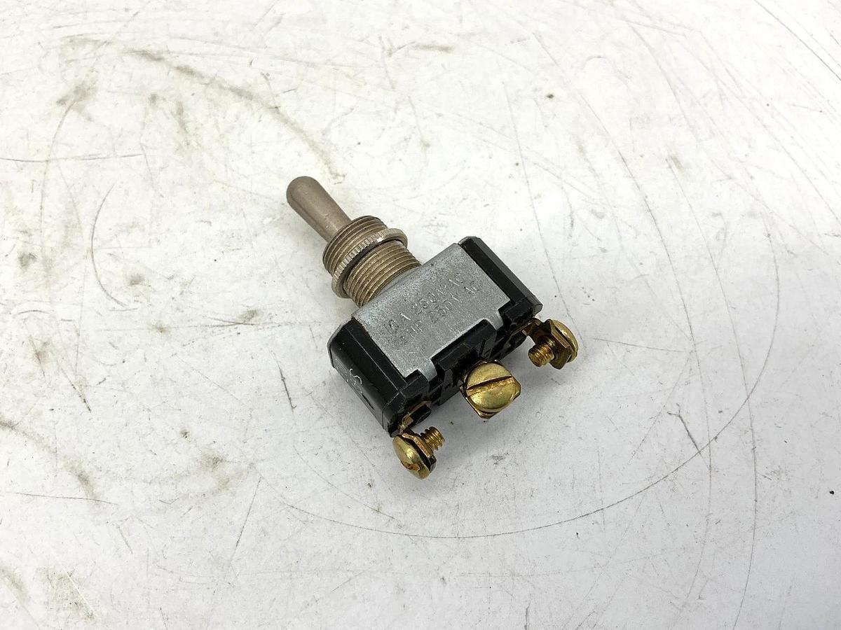 Used Lot of 3 Cuter-Hammer E10T115FS Ser E10 Toggle Switch 1-Pole 1/2HP 10A 250VAC