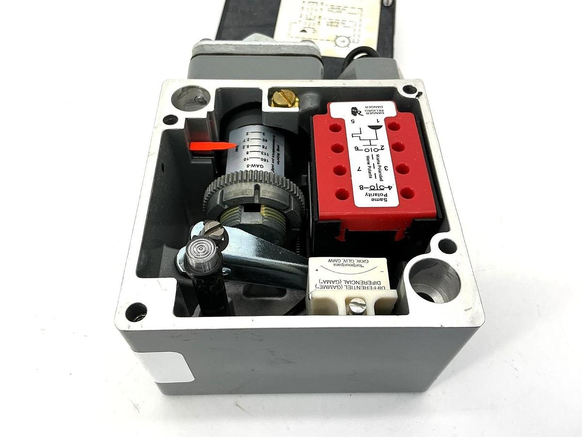 New Square D 9012GAW-5 Ser C Pressure Switch 3-150PSIG 480VAC 9012GAW5 - No Box