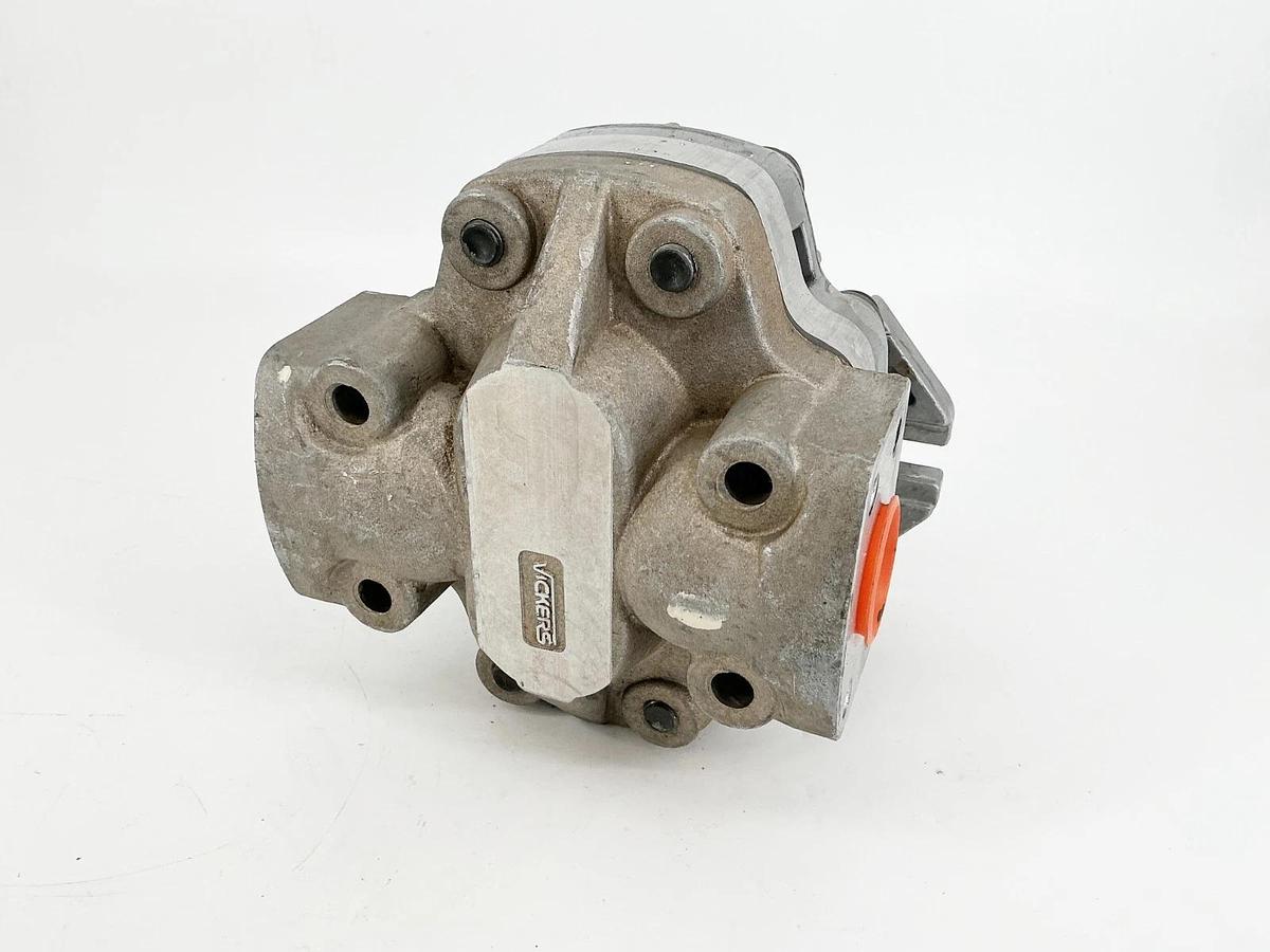Used Vickers GPC4-25-B1F1-31L Gear Pump