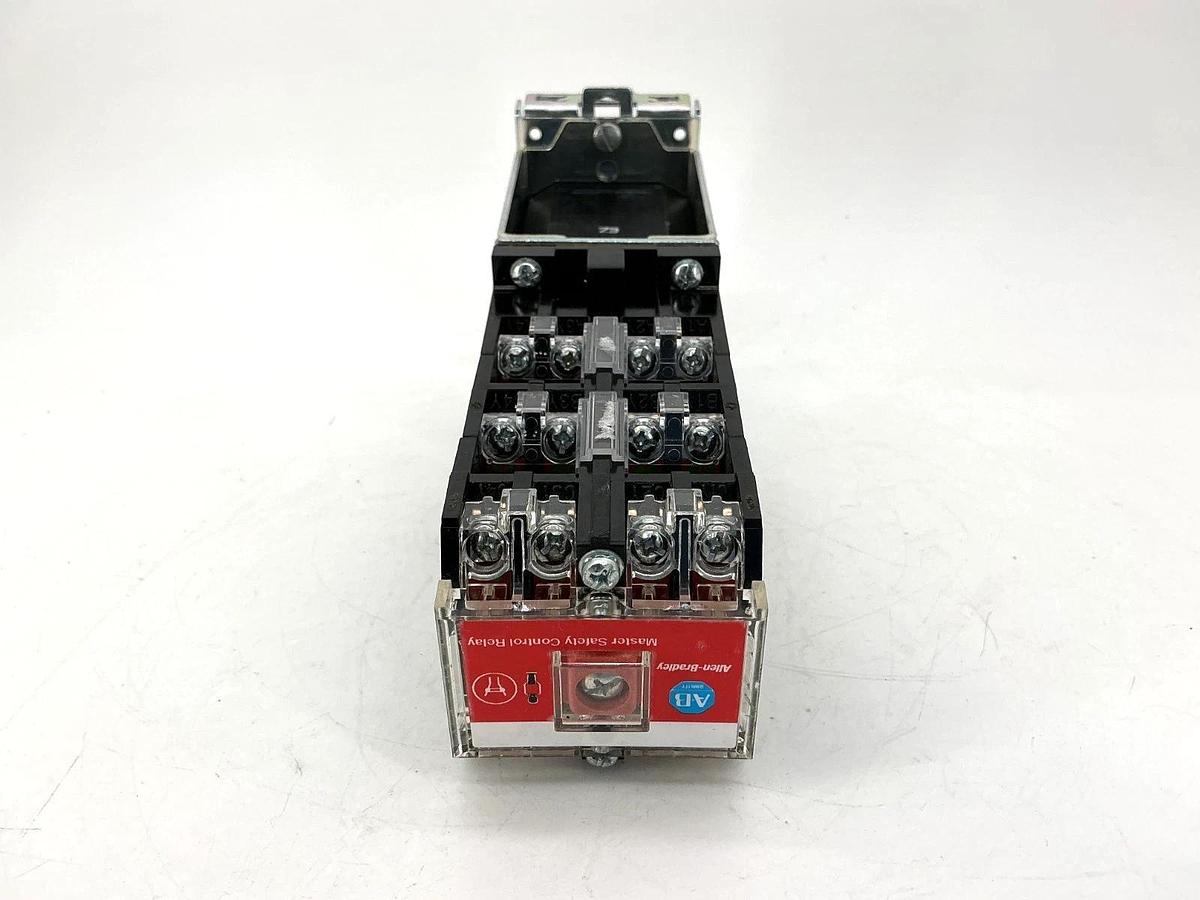 New Allen Bradley 700S-DCPK1020DZ24 Ser E Master Safety Control Relay 24V No Box