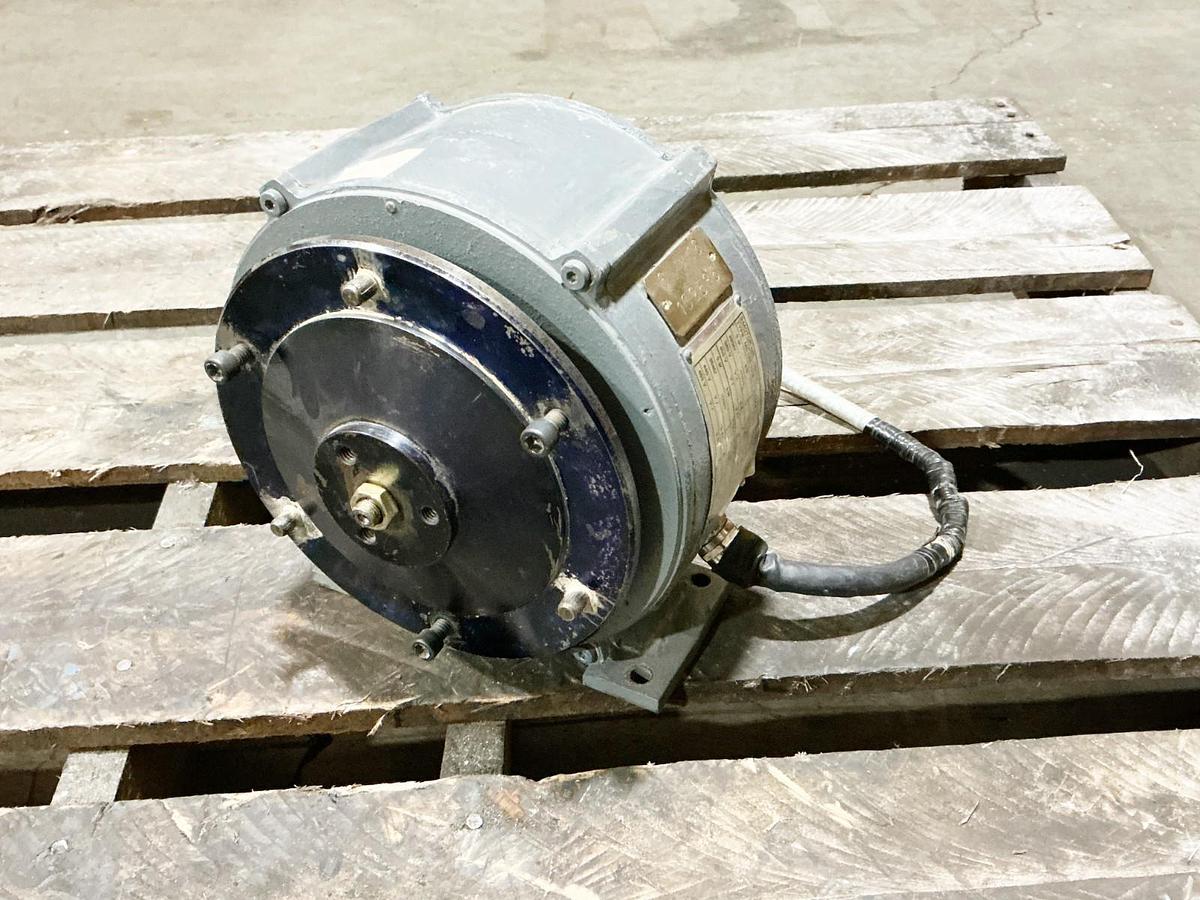 Used Metso Paper MC12S-100K137005004 Slitter Motor 460V 2.8A 2930RPM 50/60Hz