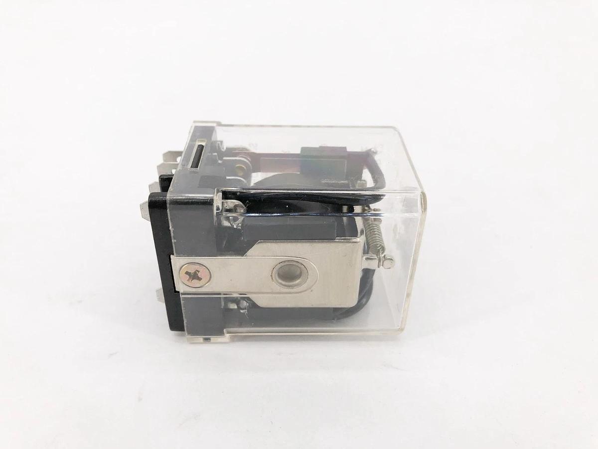 New Cutler Hammer D5PR3A Relay 3PDT 120VAC