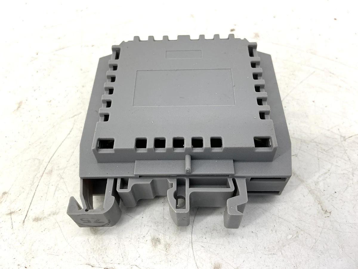 New ABB Entrelec 010-067-27 Relay Control Module Green LED 115V 010-067.27