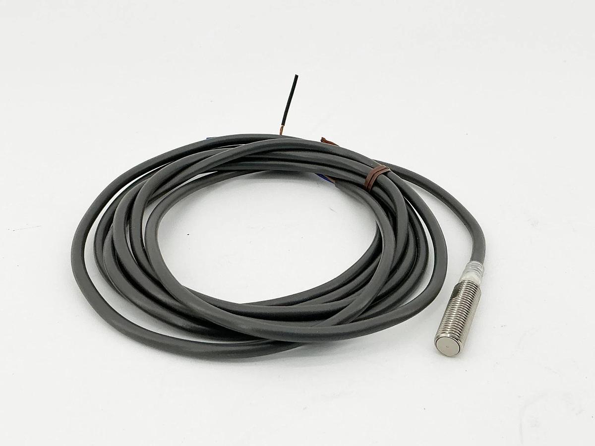 New Omron E2E-X1R5E1 Proximity Switch 12-24VDC 1.5MM Detecting Distance - No Box