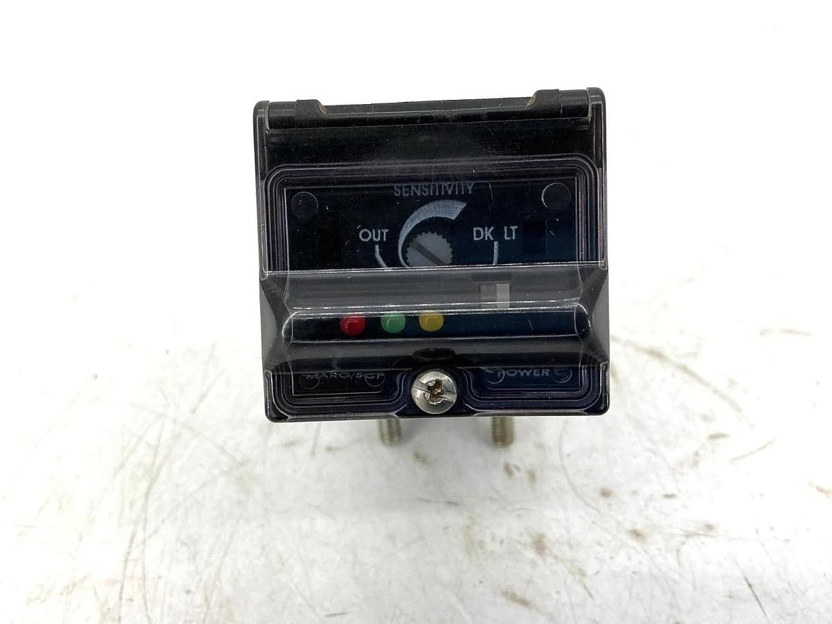 New Allen Bradley 42GRP-9043-QD1 Ser B Photoswitch Sensor 4-Pin 70-264V - No Box