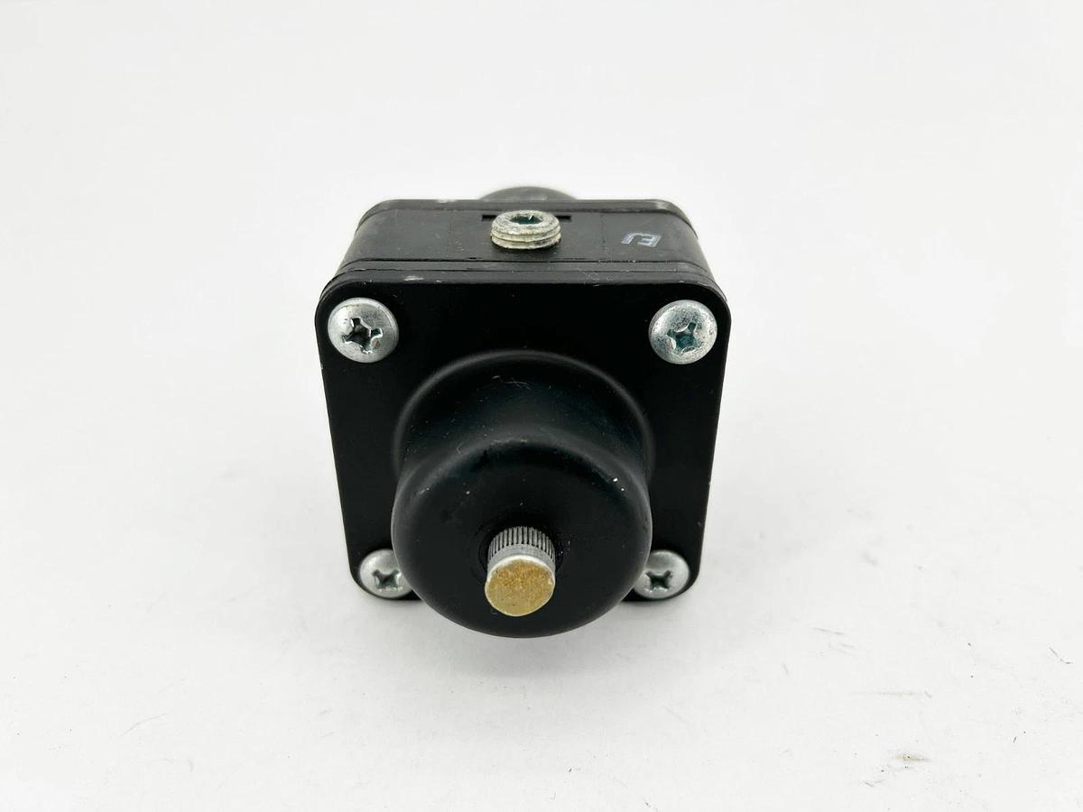 New Fairchild 61232 Pressure Regulator Model 61 1/4" 250 psig Max - No Box