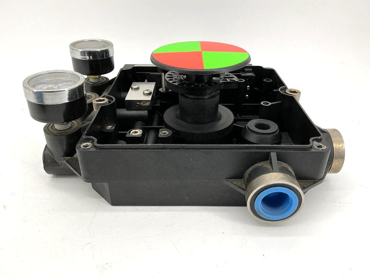Used VRC VP700G Pneumatic Positioner Flat 90 Degree Indicator 30-150PSI VP700-G