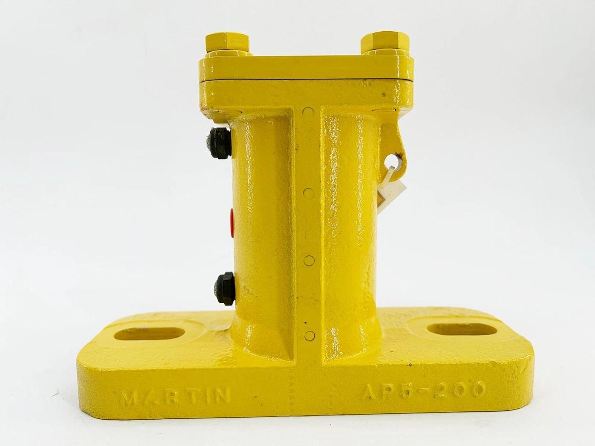 New Cougar Vibration AP5-200-Y Impacting Pistion Vibrator 5000 Series Yellow