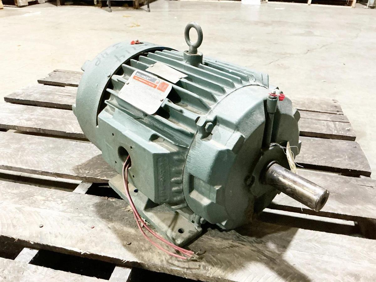Reliance 1YAB55689A1 Electric Motor 3HP 575V 1170RPM 3Ph 3.36A L213T