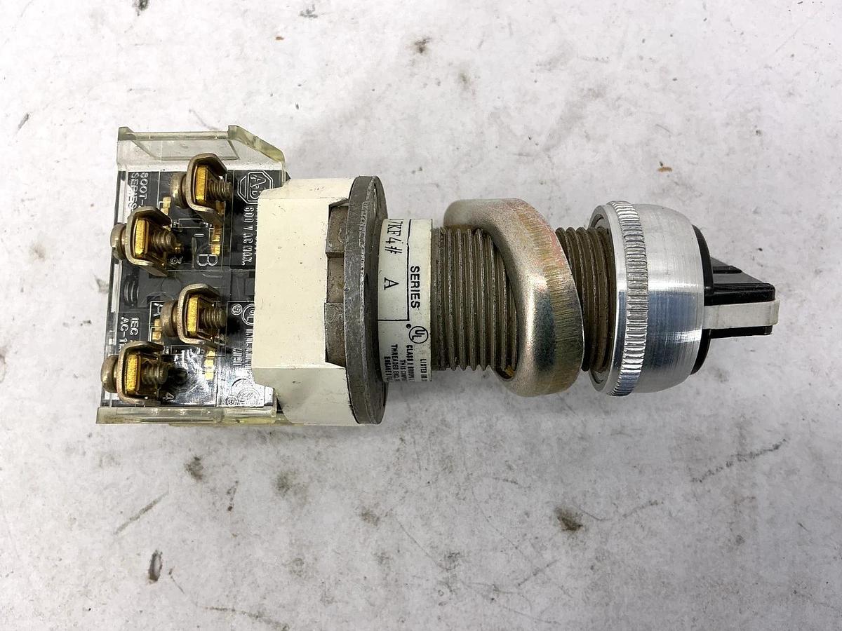 New Allen Bradley 800H-NP17KF4# Ser A Selector Switch 4-Position - No Box