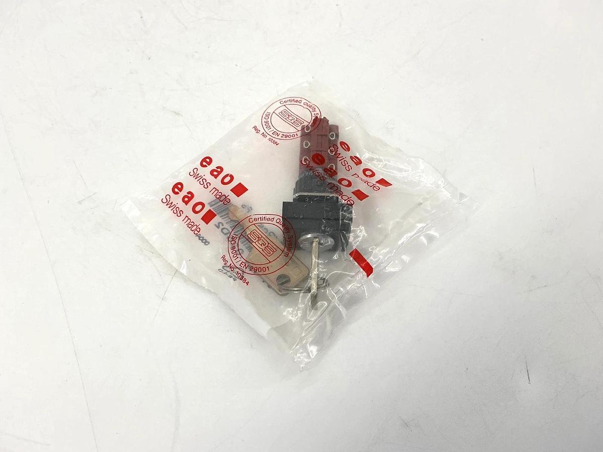 New EAO 51-197.025D2 Ser 51 Keylock Switch 2POS 3NC+3NO 5A 250VAC