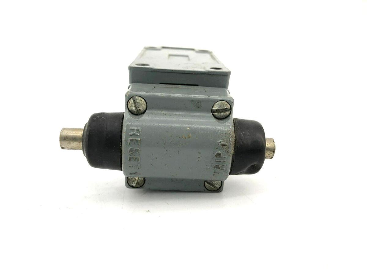 New Square D 9007-B54H Ser. A Limit Switch 10A 600V