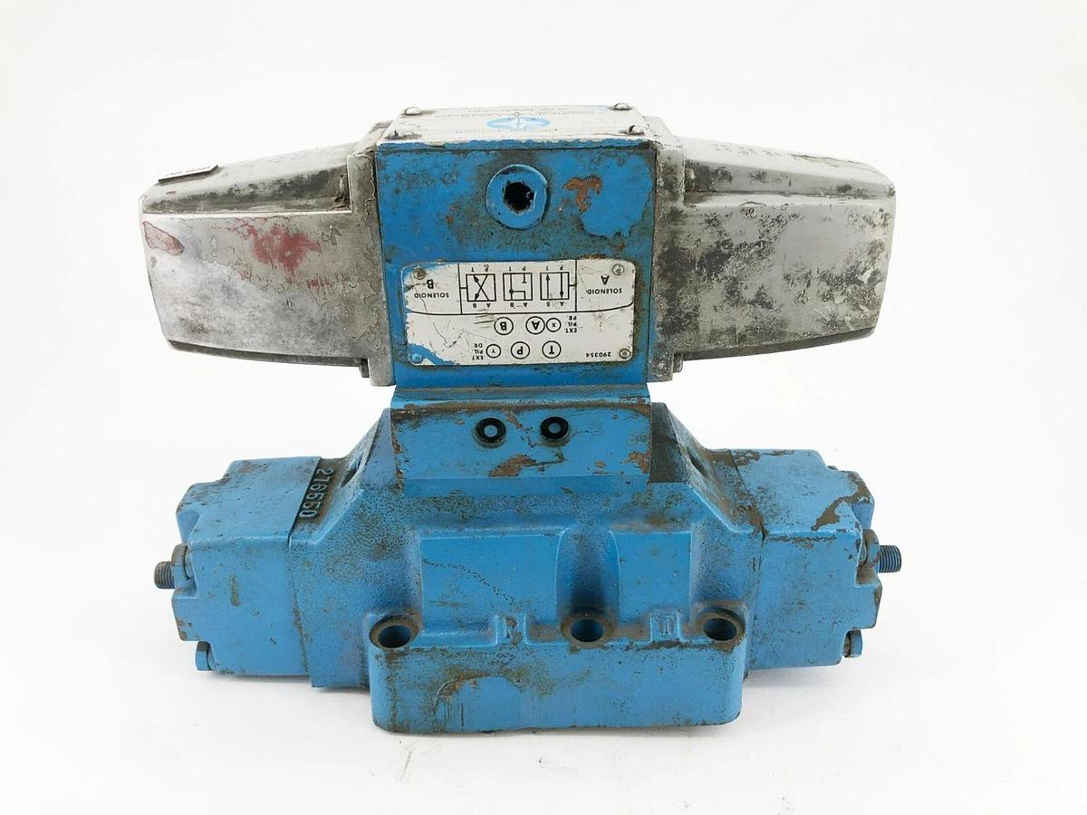 Used Sperry Vickers DG5S4-066C-51 Pilot Operated Directional Control Valve 115V