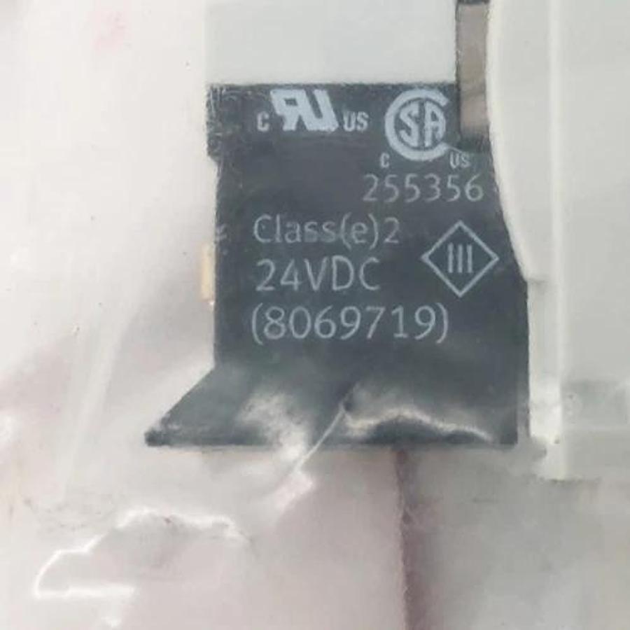 New Festo VUVG-L14-M52-MT-G18-1P3 Solenoid Valve 24VDC 574371