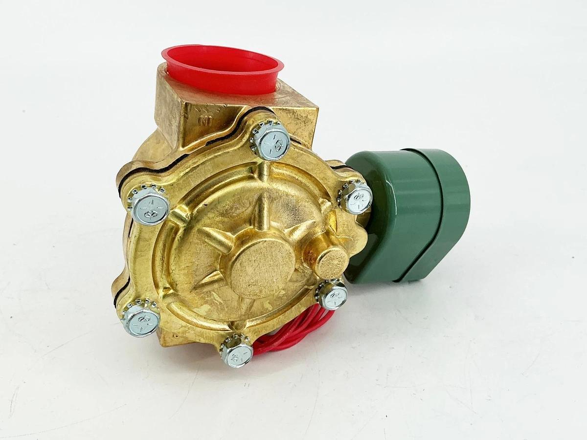 New Asco 8210D032 24VDC Solenoid Valve 125PSI 1-1/2"Pipe 16.8W