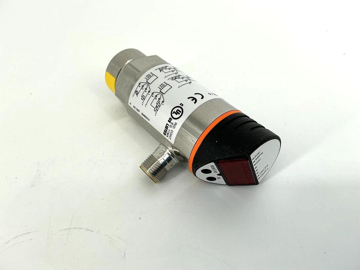 New IFM Efector PN2224 Pressure Sensor 1/4"NPT Port Size 18-32VDC 1088PSI