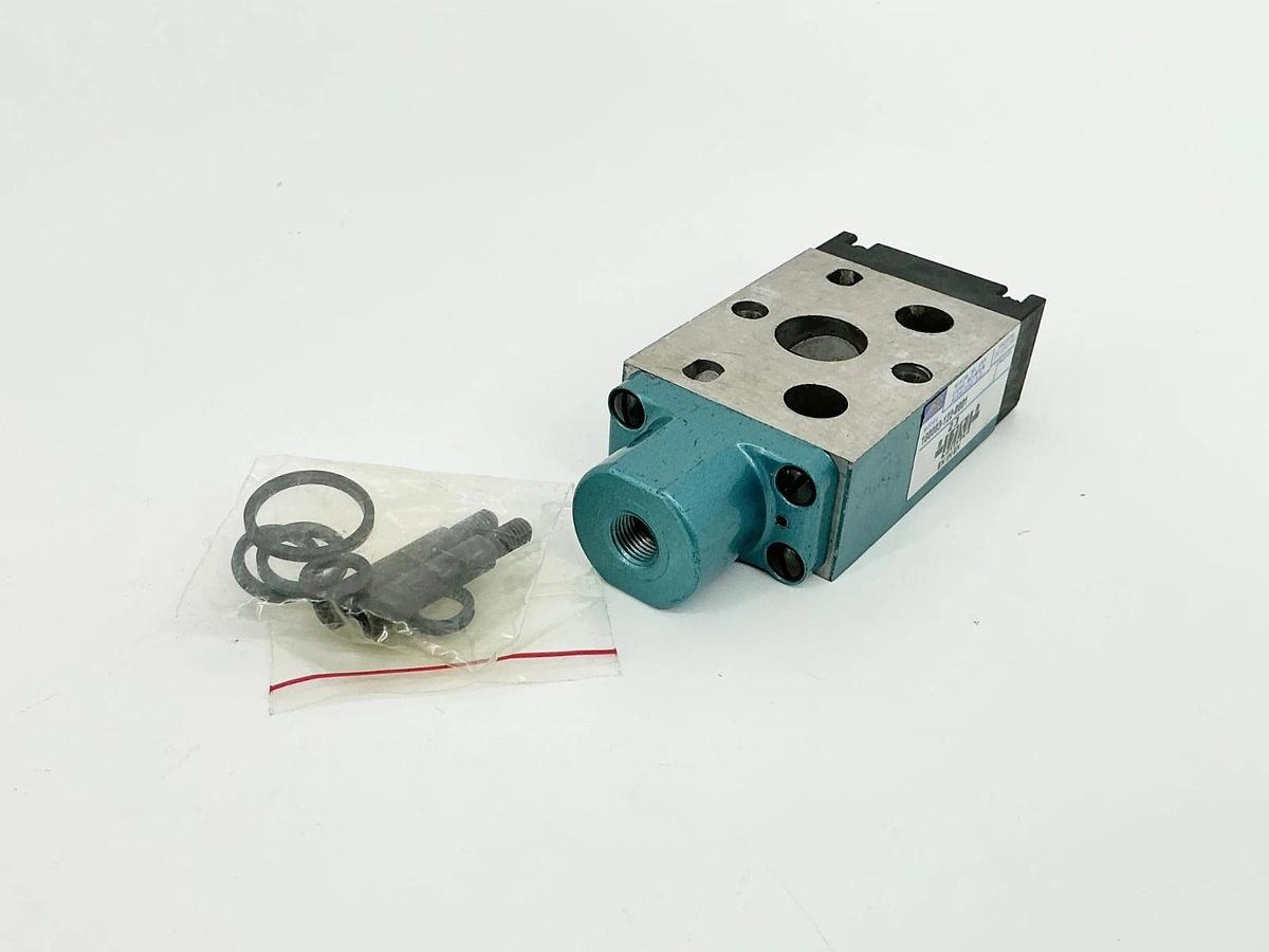 New Mac Valves 180003-122-0001 Solenoid Pilot Valve - No Box